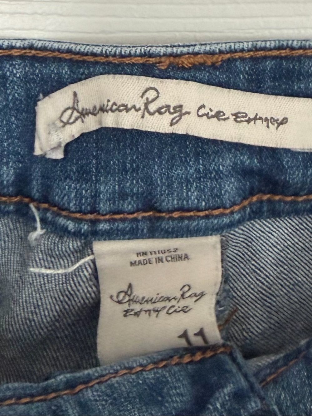 American Rag Distressed Dark Blue Cropped Ripped Jeans - Picture 4 of 4